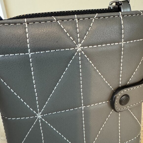 Coach Quilted Leather Cord Organizer/Wallet in Heather Gray, NWT - Picture 2 of 10